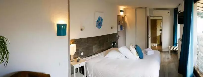バスタブ付きデラックスルーム, Hôtel Le Belvédère
