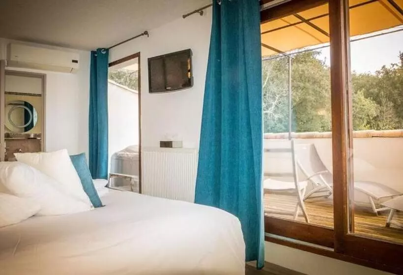 バスタブ付きデラックスルーム, Hôtel Le Belvédère