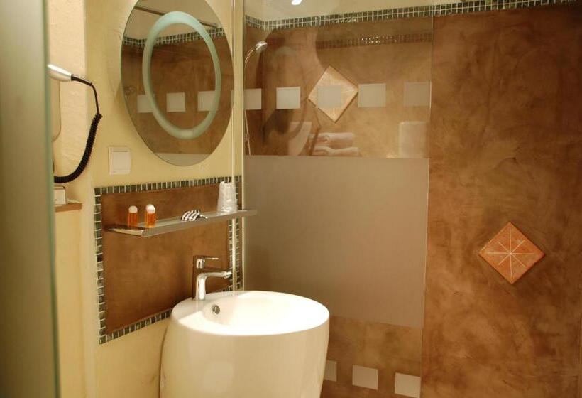 豪华房间带漩涡浴缸, Hôtel Le Belvédère