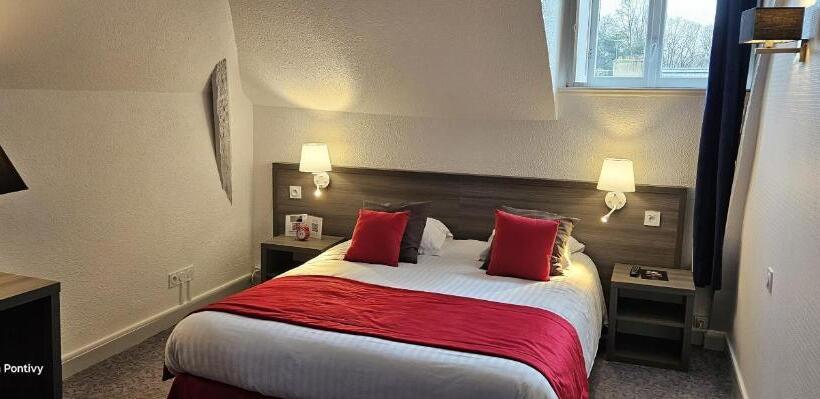 חדר משפחתי דלוקס, Hôtel Le Rohan Charme Et Caractère