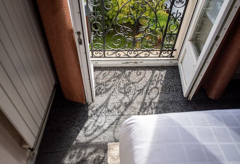 غرفة قياسية مطلّة علي الحديقة, La Villefromoy