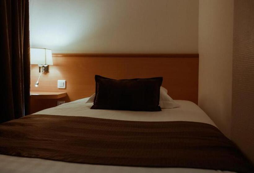 غرفة قياسية, Le Grillon