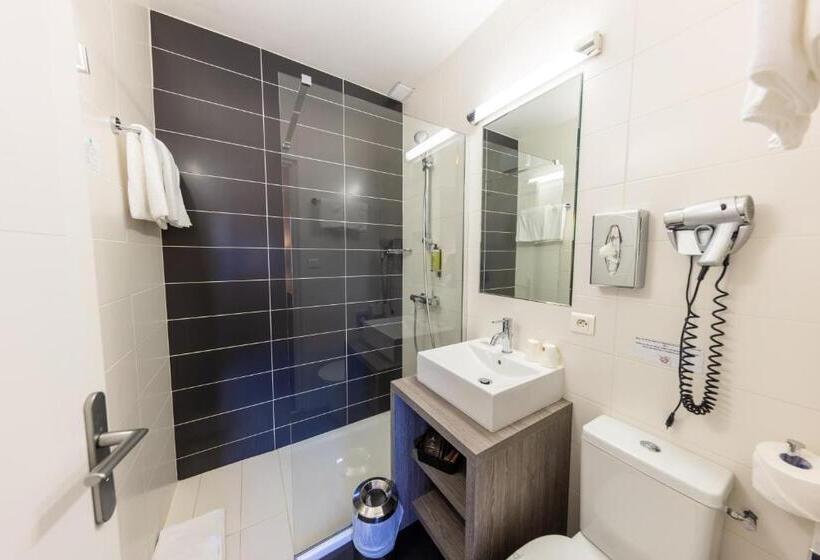 Номер Стандарт Трехместный, Le Madeloc Hôtel & Spa