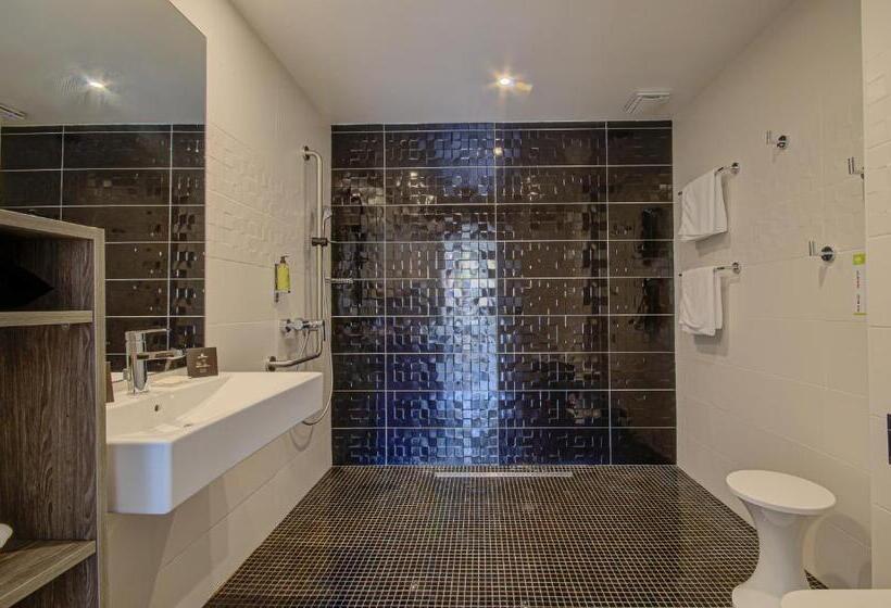 Номер Стандарт Адаптированный для Инвалидов, Le Madeloc Hôtel & Spa