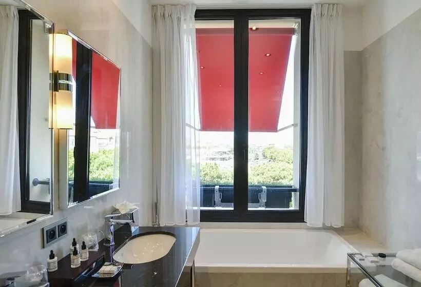 اتاق کلاب, Hôtel Restaurant Le Touring   Teritoria