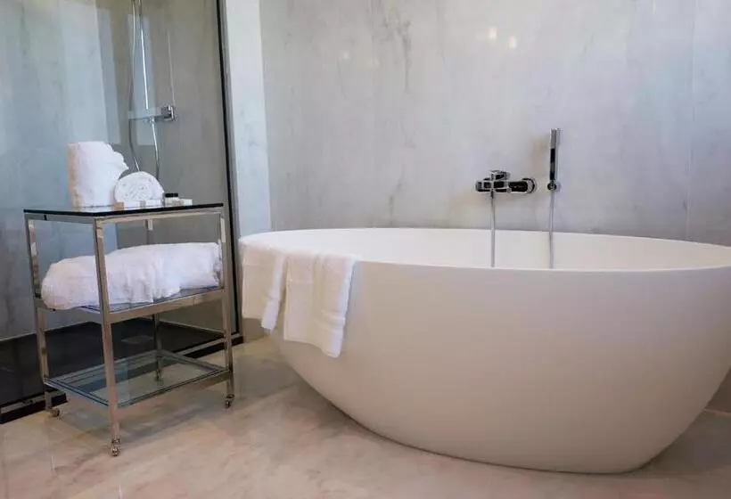 اتاق لوکس با چشم‌انداز دریا, Hôtel Restaurant Le Touring   Teritoria