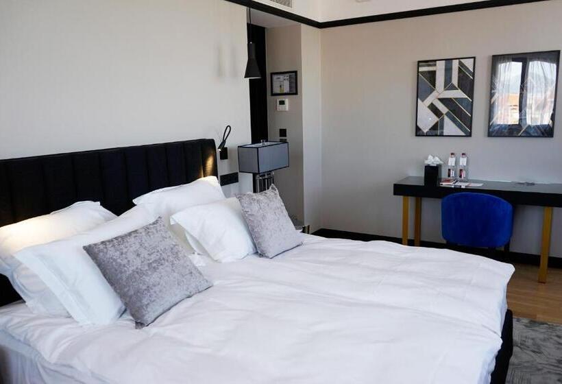 Люкс Вид на Море, Hôtel Restaurant Le Touring   Teritoria