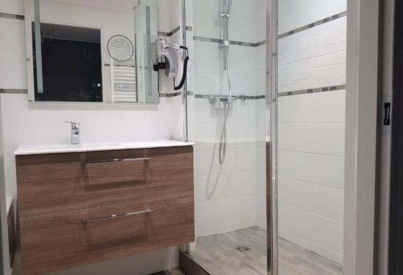 Номер Superior, Le Trophée By M Hôtel Spa