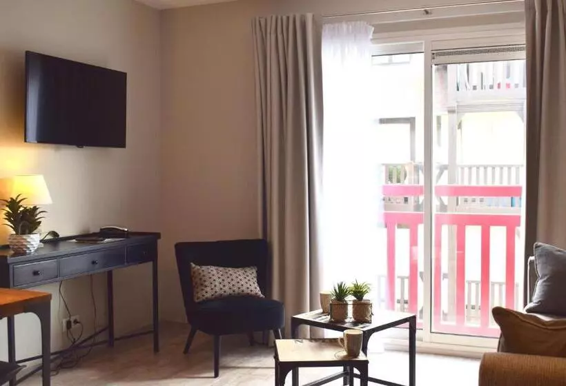 سوییت جونیور, Le Trophée By M Hôtel Spa