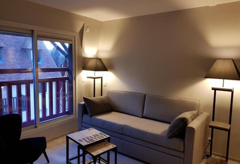 Полулюкс, Le Trophée By M Hôtel Spa