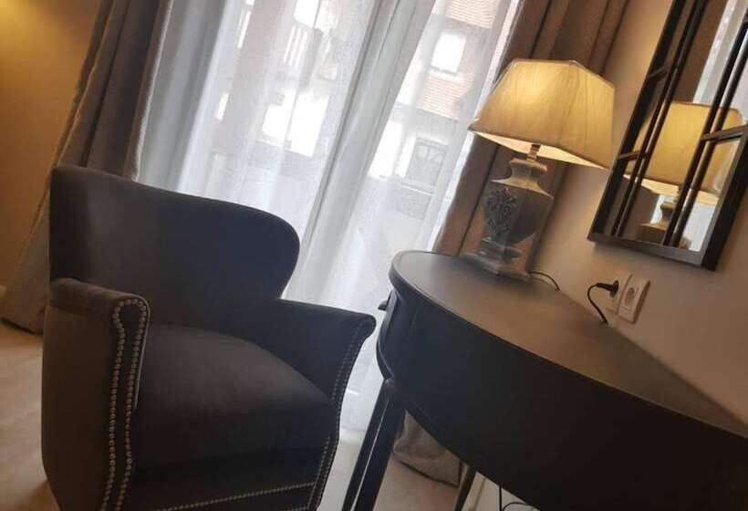 Номер Клуб, Le Trophée By M Hôtel Spa