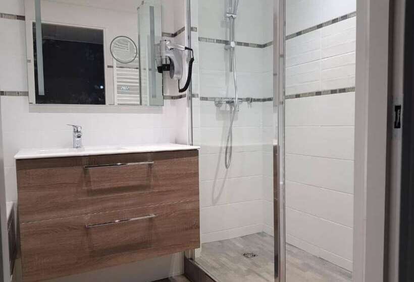 Номер Superior, Le Trophée By M Hôtel Spa