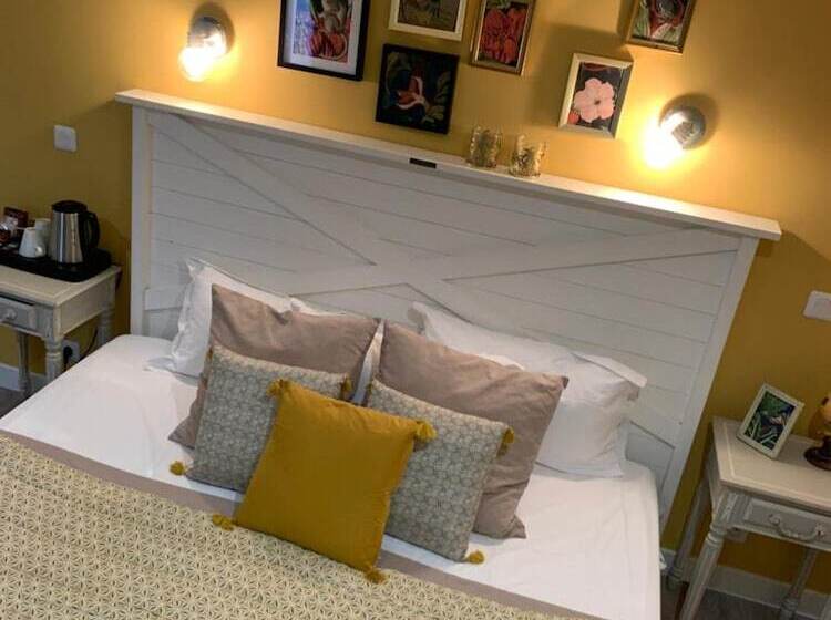 标准三人间, Les Embruns