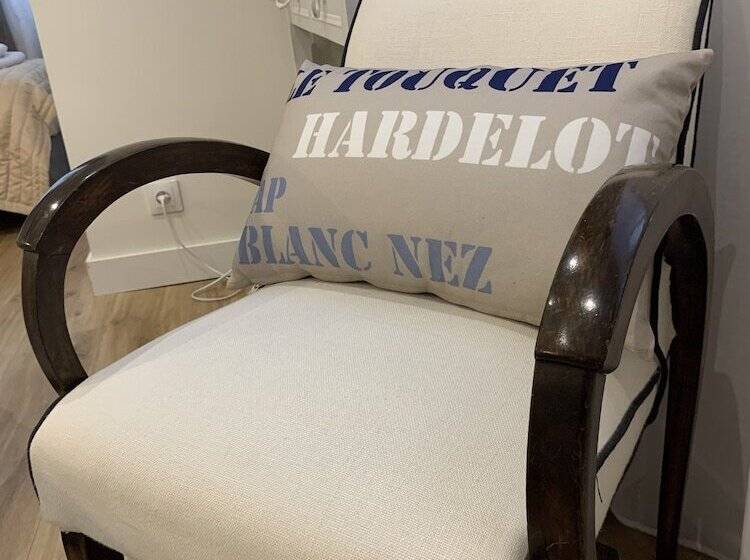 标准三人间, Les Embruns