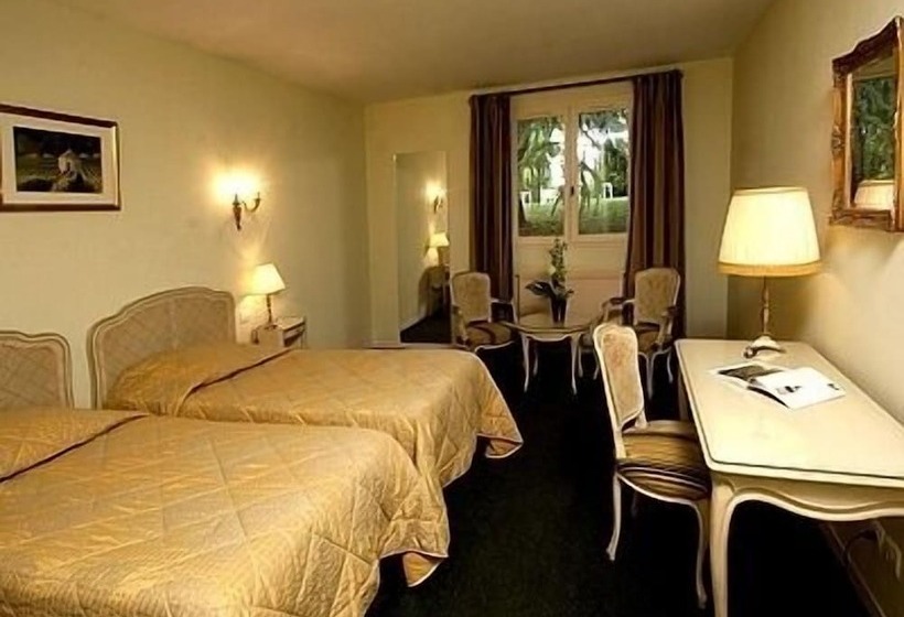 غرفة قياسية رباعية, Logis Arts Et Terroirs