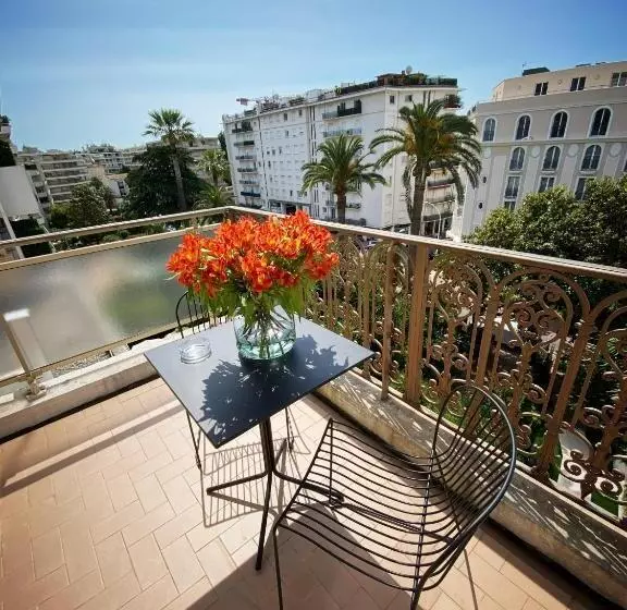Classic room with balcony, Moliere