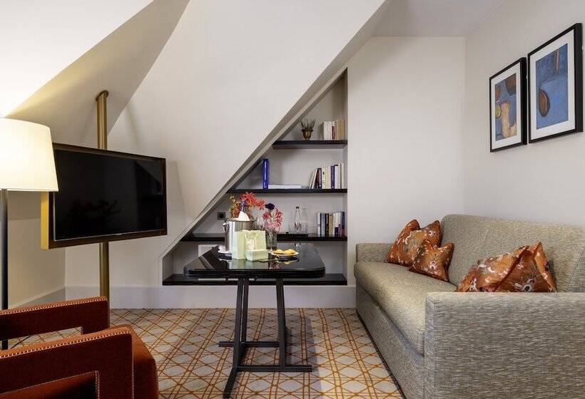 ジュニアスイート, Montalembert