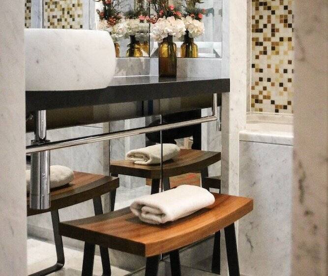 デラックスルーム, Montalembert