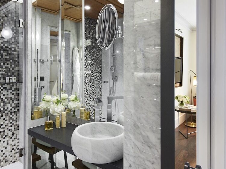 スーペリアールーム, Montalembert