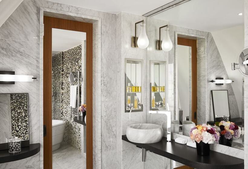 ジュニアスイート, Montalembert