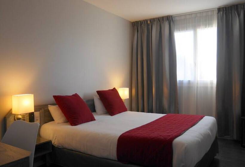 غرفة قياسية فردية, L Hotan