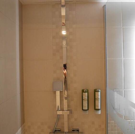 غرفة سوبيريور, L Hotan