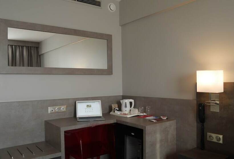 غرفة سوبيريور, L Hotan