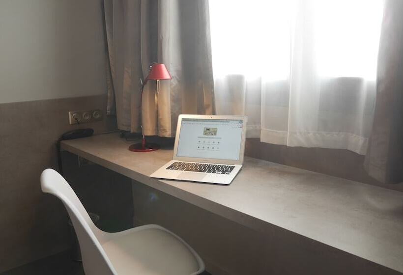 غرفة سوبيريور, L Hotan