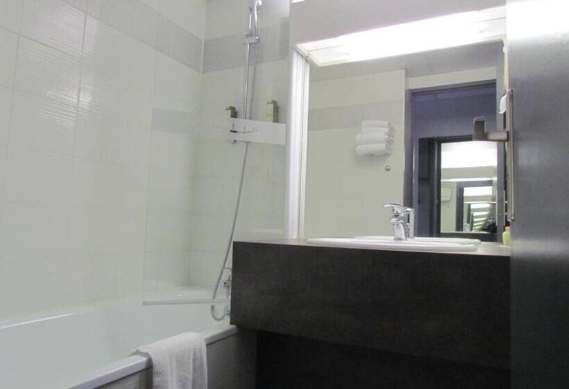 غرفة قياسية, L Hotan