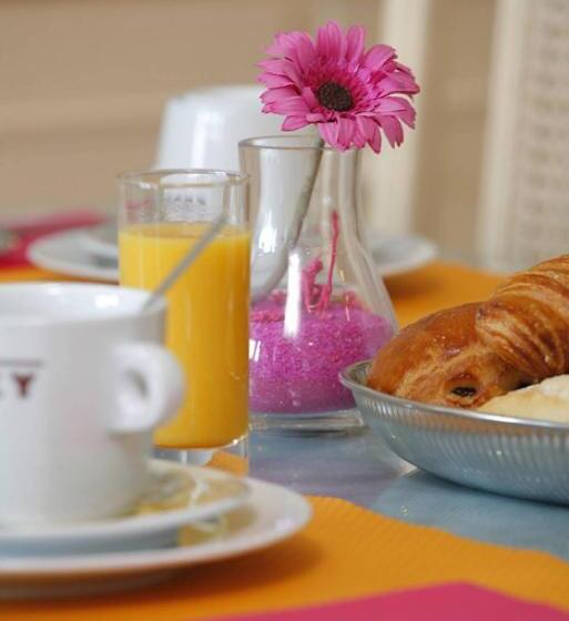 Номер Стандарт Трехместный, The Originals City, Hôtel Villancourt, Grenoble Sud