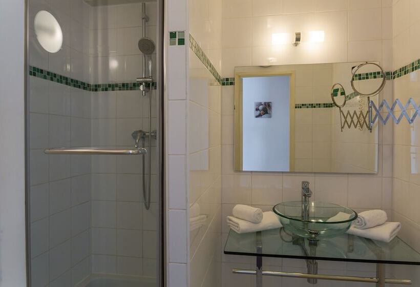 Номер Стандарт, The Originals City, Hôtel Villancourt, Grenoble Sud