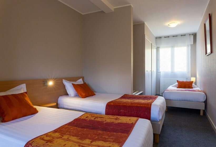 Номер Стандарт Трехместный, The Originals City, Hôtel Villancourt, Grenoble Sud