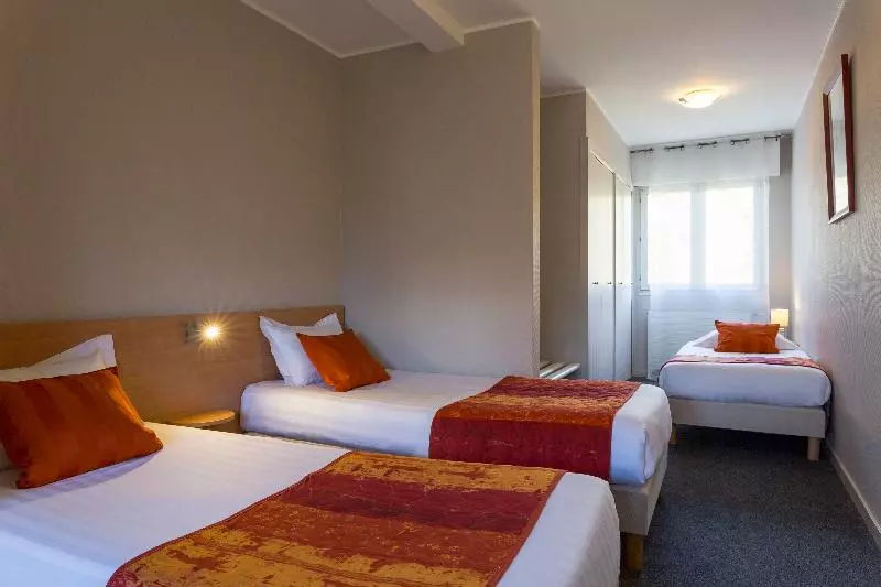 スタンダードトリプルルーム, The Originals City, Hôtel Villancourt, Grenoble Sud