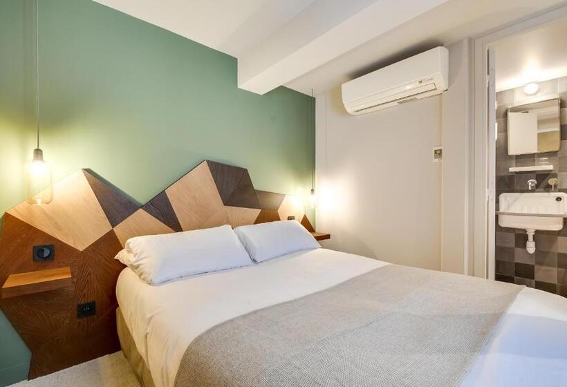 اتاق استاندارد سه نفره, Wit