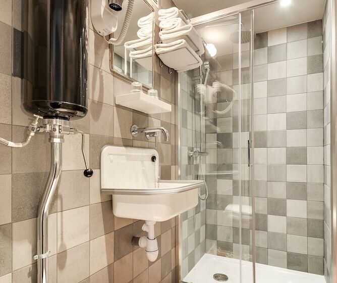 اتاق استاندارد یک نفره, Wit