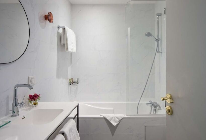 اتاق پرستیژ, Malte Astotel