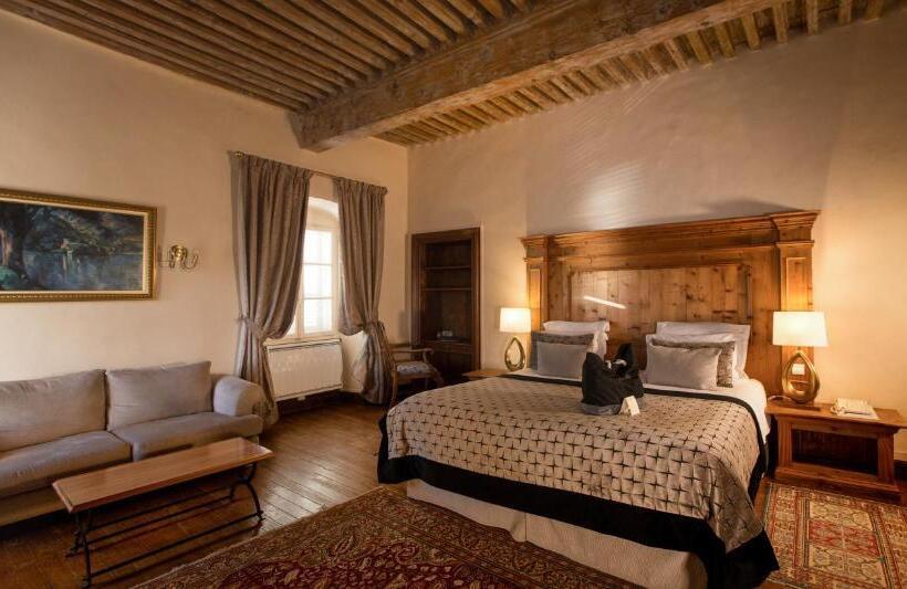 جناح مطل على البحيرة, Abbaye De Talloires