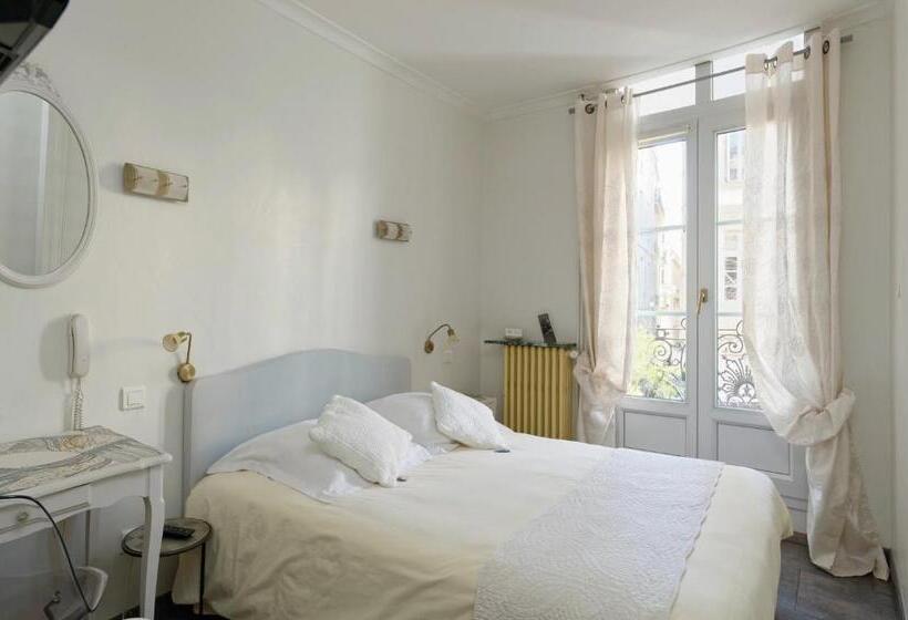 Habitació Basic, Du Palais