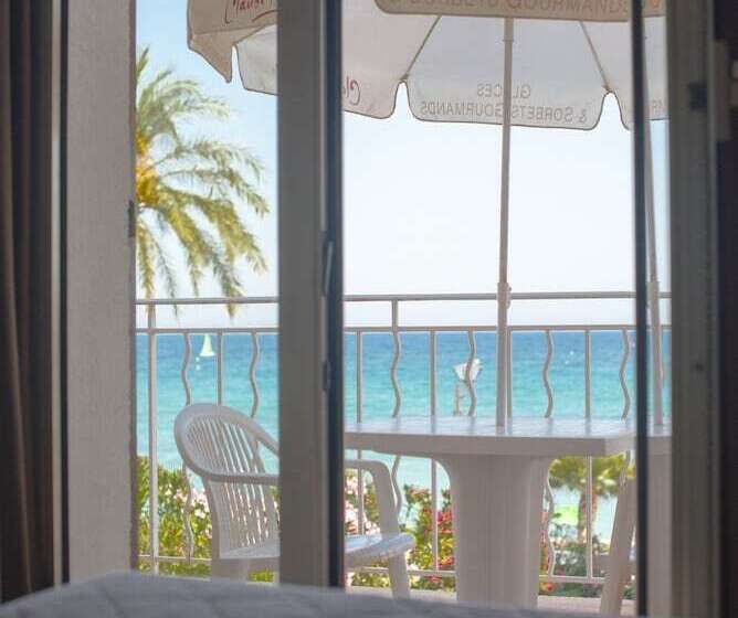 غرفة كومفورت مطلة علي البحر, Et Appartements Reine D Azur