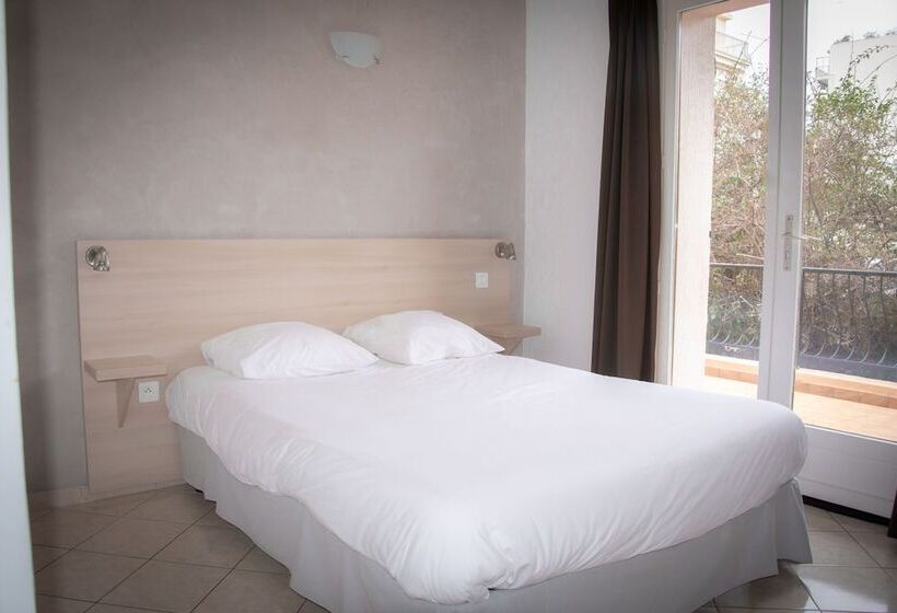 غرفة قياسية مزوَّدة بشُرفة, Et Appartements Reine D Azur