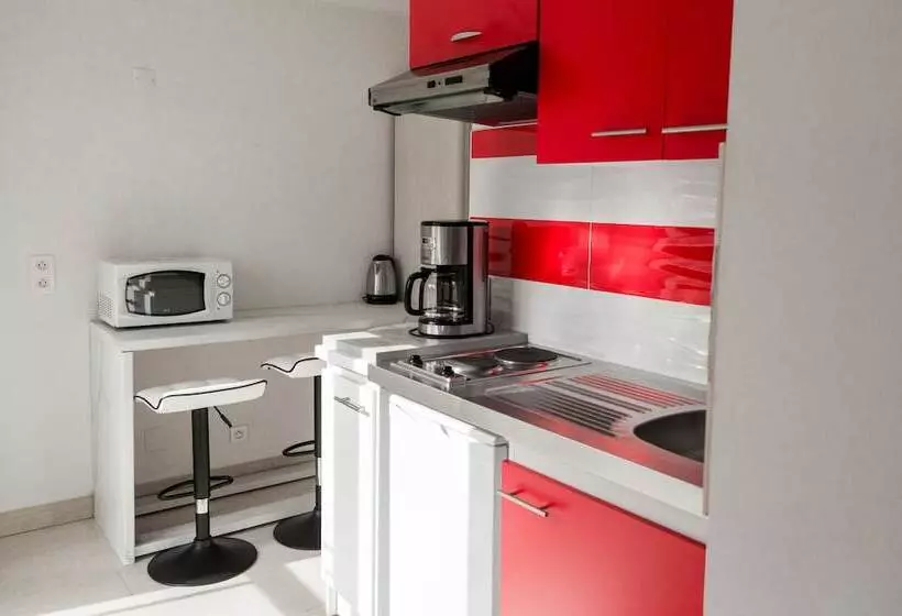 استودیو کامفورت, Et Appartements Reine D Azur