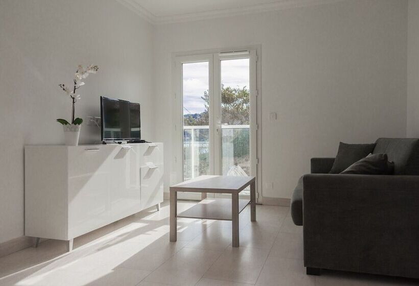 إستوديو كومفورت, Et Appartements Reine D Azur