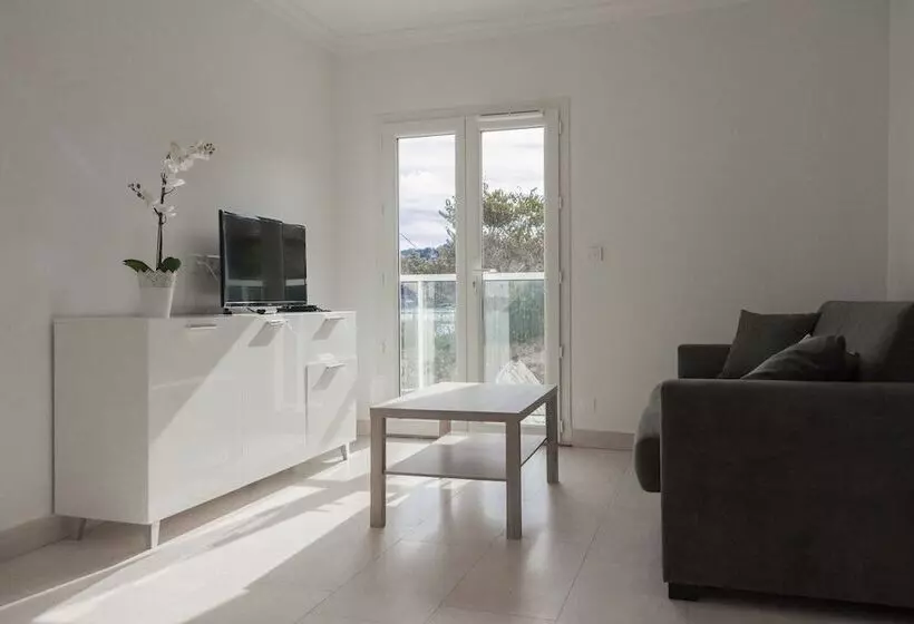 استودیو کامفورت, Et Appartements Reine D Azur