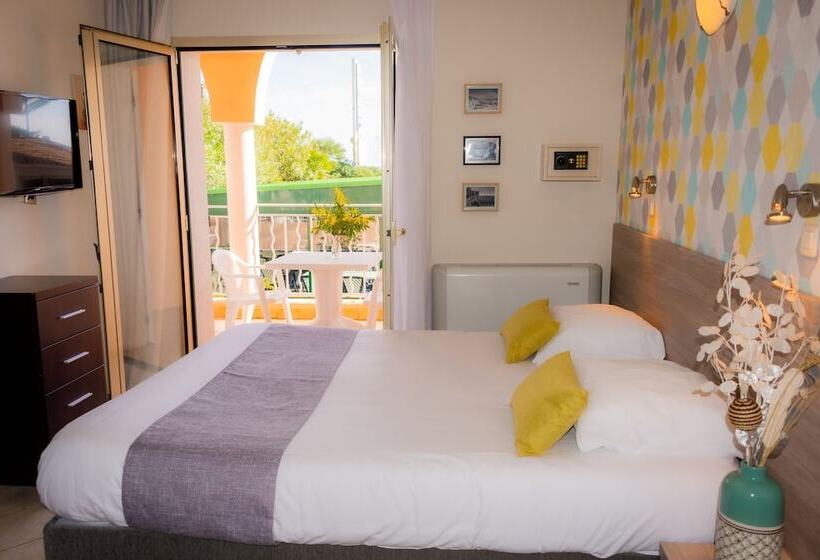 غرفة كومفورت إطلالة جانبية على البحر, Et Appartements Reine D Azur