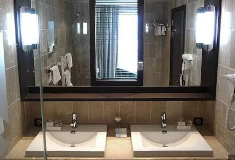 オーシャンビュースタンダードルーム, Grand Hôtel Des Thermes