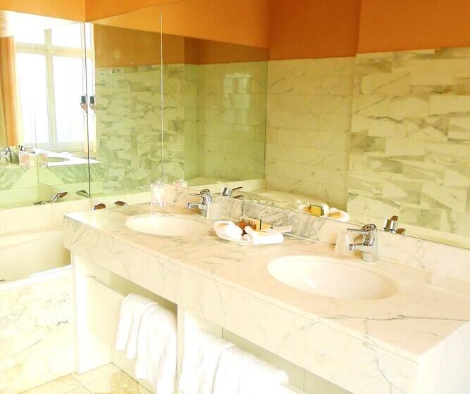 اتاق لوکس, Grand Hôtel Des Templiers