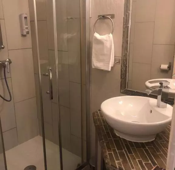 اتاق عادی, Hôtel Saint Albert