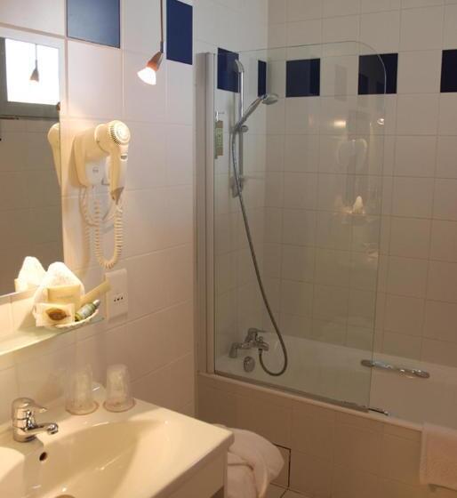 Superior room with lake view, Hôtel Savoie Leman