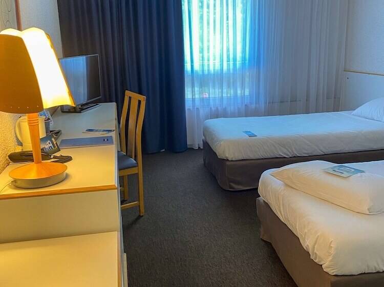 غرفة قياسية, Kyriad Montchanin Le Creusot