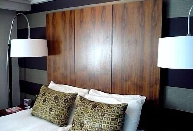 غرفة سوبيريور, Le Saintjacques